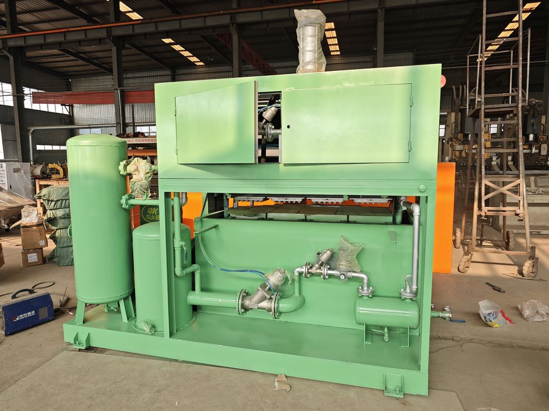 Macchina per la produzione di cartoni per uova in carta colorata verde con basso consumo energetico Linea di produzione vassoi per uova Macchina per vassoi per uova