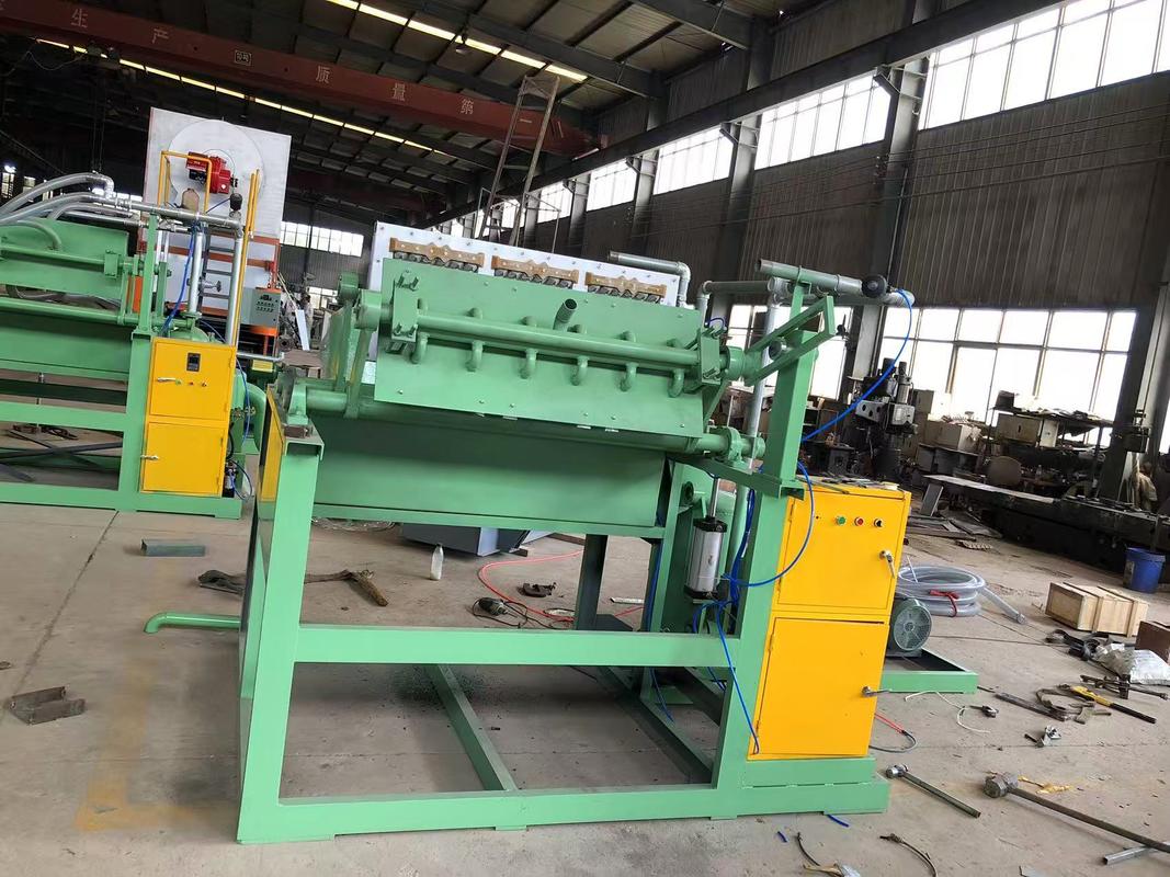 1000 pezzi/ora Macchina per vassoi per uova semiautomatica / Macchina per la produzione di vassoi per mele Struttura semplice Velocità regolabile Controllata da PLC