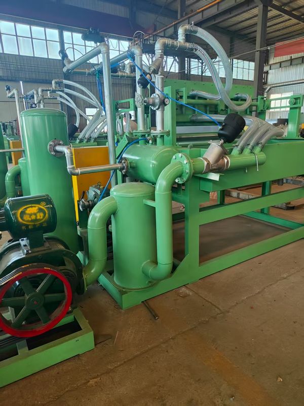 1000 pezzi/ora Piccola macchina semiautomatica per vassoi di uova in carta riciclata Macchina per stampaggio della polpa Struttura semplice Cuscinetto Motore Ingranaggio