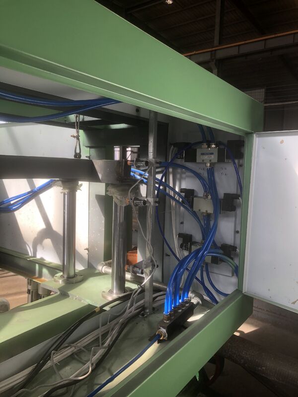 Macchina semiautomatica e automatica per vassoio per uova ad alta capacità 1500 pezzi all'ora per materiale di carta straccia