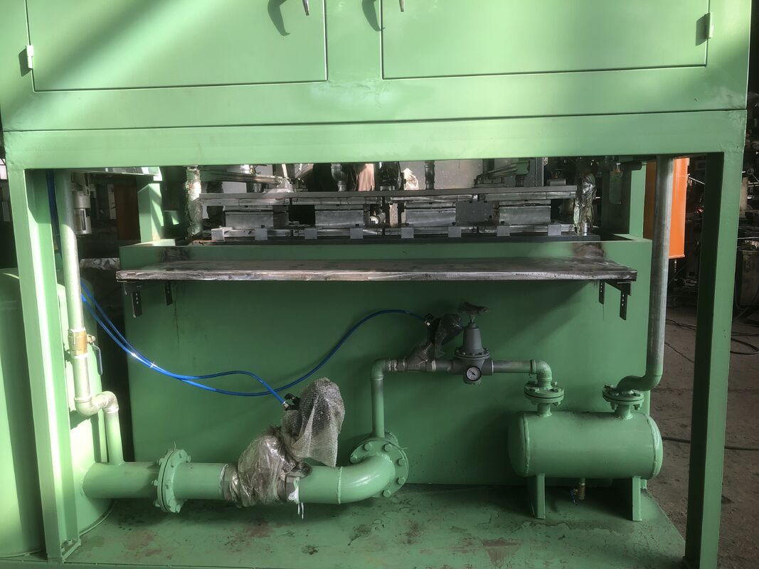 Macchina semiautomatica e automatica per vassoio per uova ad alta capacità 1500 pezzi all'ora per materiale di carta straccia