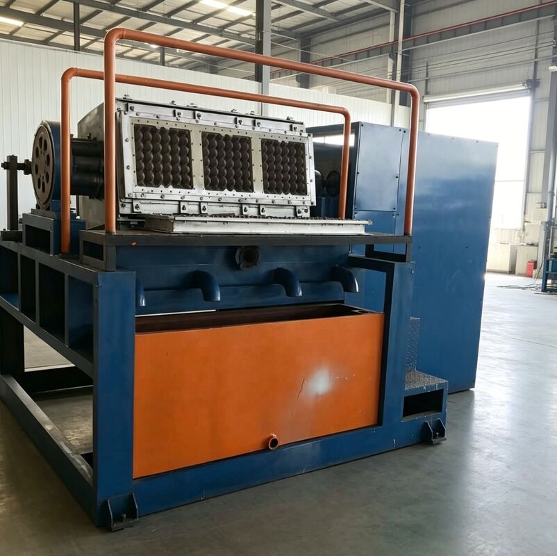 Macchina per la produzione di vassoi per uova di carta 3 x 4 rotativa Linea di produzione di muffe Compatta e facile da usare Produrre 2000 vassoi per uova all'ora