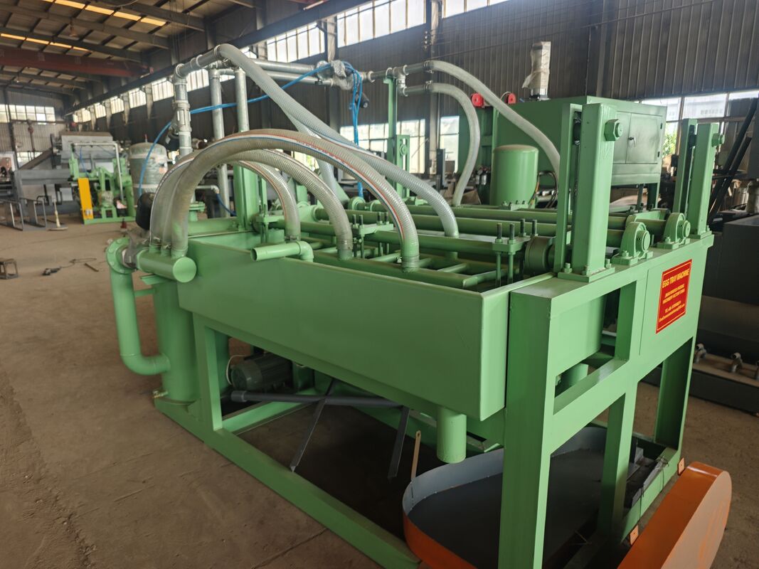 Macchina semiautomatica per vassoi di uova di carta 700pcs/h-1500pcs/h Linea di produzione di cartoni di uova automatici riciclati