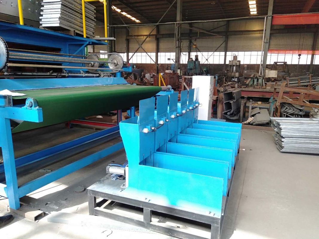 Macchina completamente automatica del vassoio dell'uovo con un essiccatore metallico 6000pcs di 4 strati all'ora